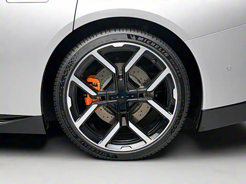 2025�� 750 ���������� Ultra