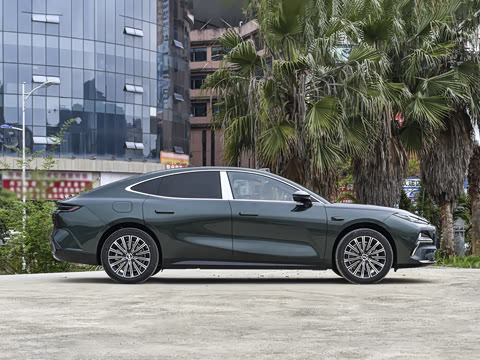 2026�� 225km EM-i Զ�����ǺӰ�