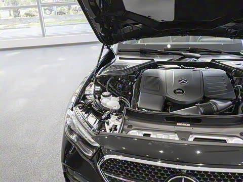 2026�� E 300 ʱ�����˶���