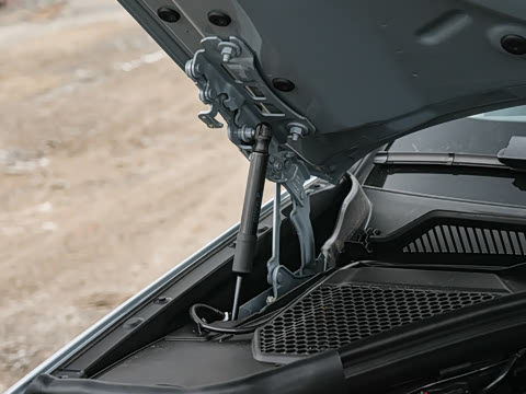 2026�� 330Li M�˶���ҹ��װ