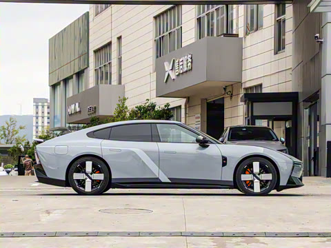 2025�� 750 ���������� Ultra