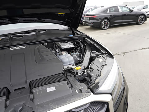 2026�� 45 TFSI quattro S line�˶���