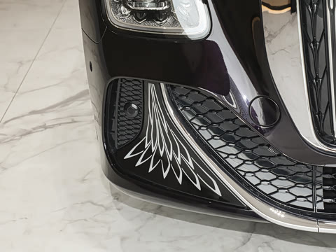 2024�� 4.0T V8��