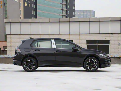 2025�� �Ŀ�� 300TSI R-Line