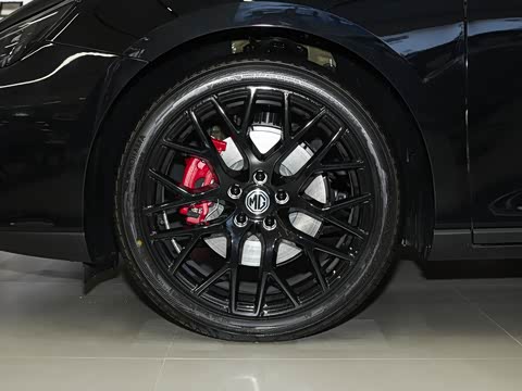 2026�� 2.0T Trophy+ �����˶���