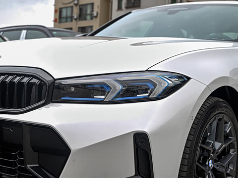 2026�� 330Li ������ M�˶���ҹ��װ