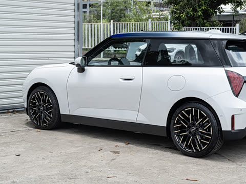 2026�� 463km COOPER SE ����������