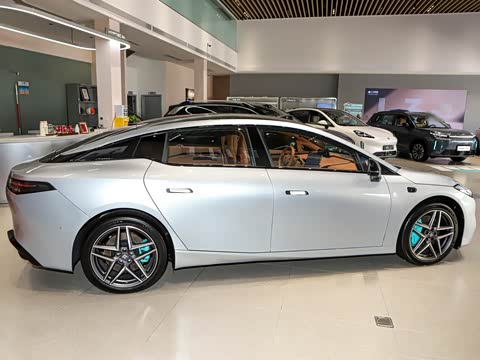 2025�� �Ŀ� 710 Max��