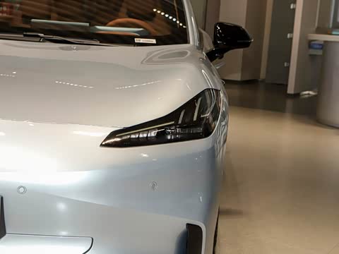 2025�� �Ŀ� 710 Max��