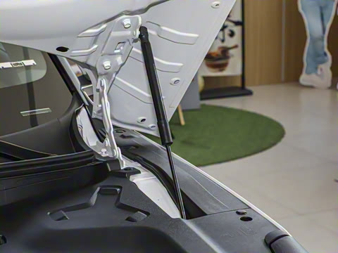 2025�� 720 Light