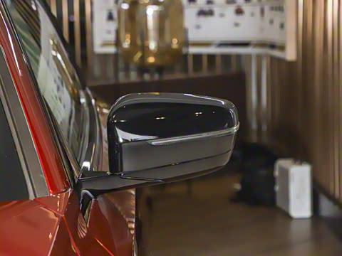 2025�� 225i M�˶���ҹ��װ