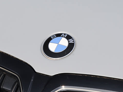 2026�� 330i M�˶���ҹ��װ