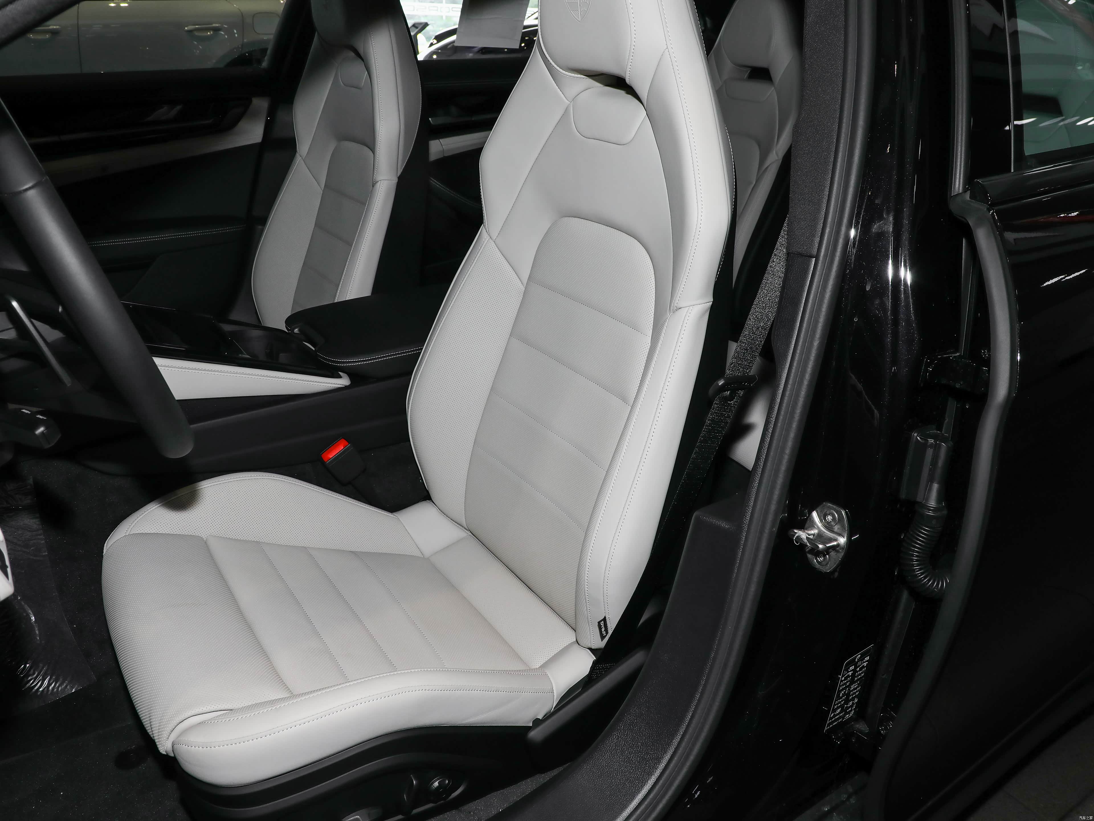 Porsche Panamera, миниатюра 23