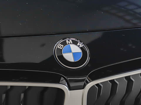 2026�� 225i M�˶���ҹ��װ