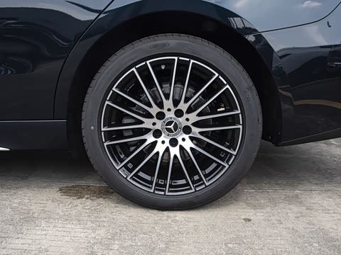 2026�� C 260 L �˶��ر��