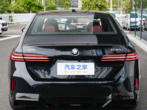 2026�� 530Li ������ M�˶���װ