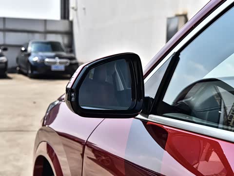 2026�� sDrive25i M�˶���װ