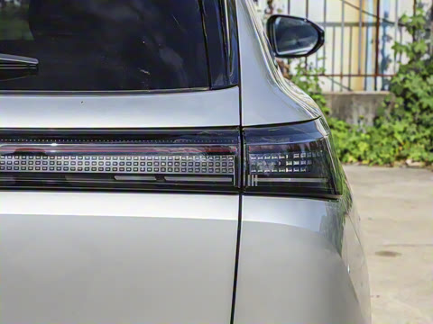 2025�� 185KM�����