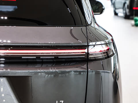 2025�� Ultra ���ܻ��°�