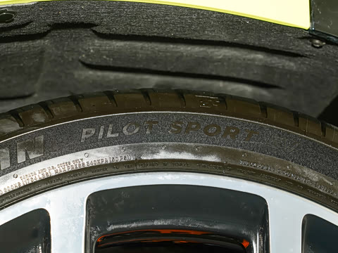 2025�� 702 ������ Ultra