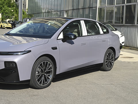 2027�� 590������