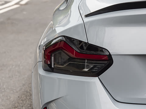 2026�� M240i xDrive