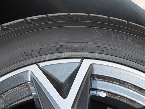 2026�� �Ŀ� 735Li ������װ