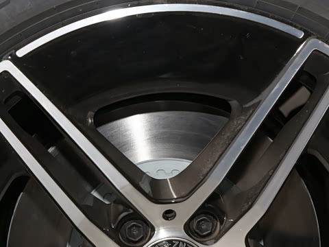 2026�� E 300 L �����˶���