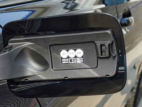 2026�� 330i M�˶���ҹ��װ