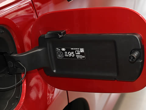 2025�� 400PS Dynamic SE