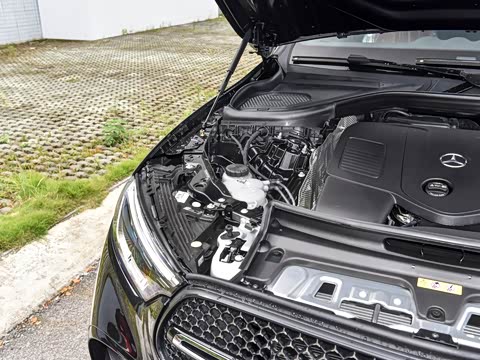 2025�� �Ŀ� GLC 300 4MATIC ����SUV