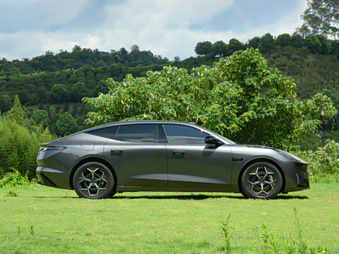 2025�� 240����Ultra