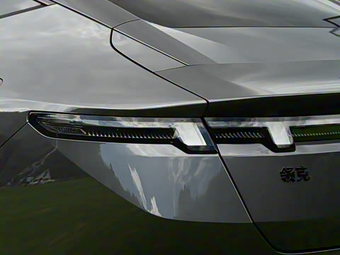 2025�� 240����Ultra