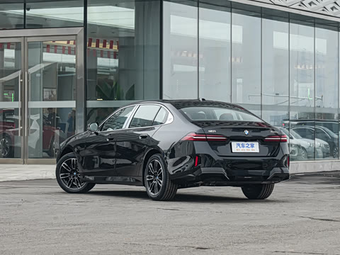 2026�� �Ŀ� 525Li M�˶���װ