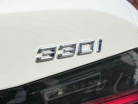 2026�� 330i M�˶���ҹ��װ