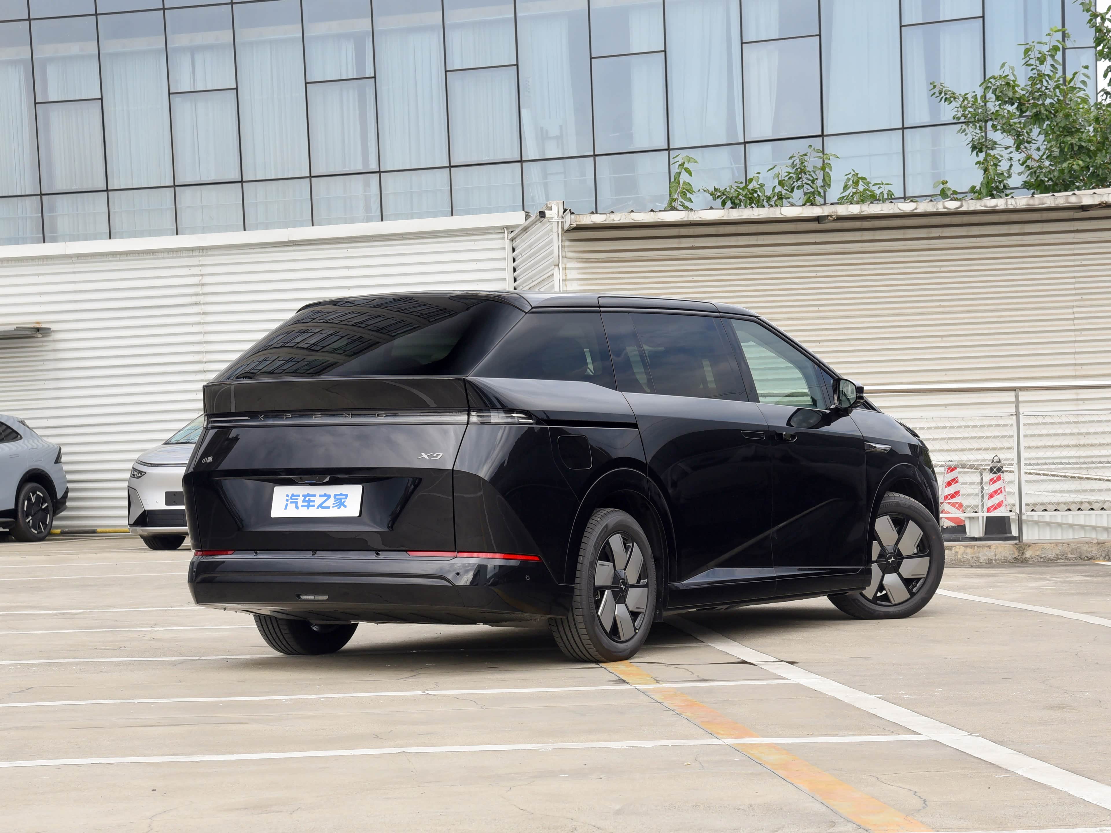 XPeng X9, миниатюра 7