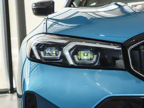 2025�� 330Li M�˶���ҹ��װ