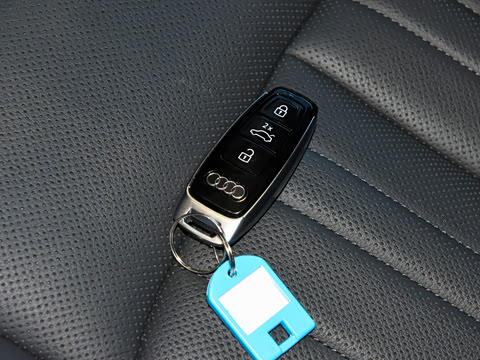 2025�� allroad quattro 55 TFSI ��̽�ռ�