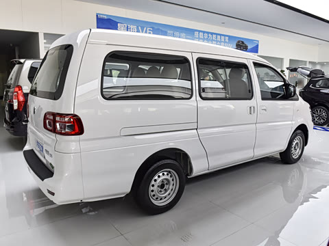 2025�� M5 1.6L ��׼�� 65L 5��CNG