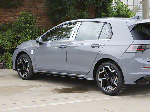 2026�� 300TSI R-Line