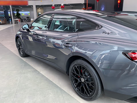 2026�� 2.0T Trophy+ �����˶���