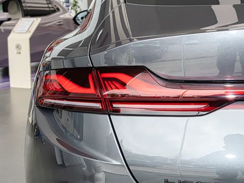 2026�� 2.0T Trophy+ �����˶���