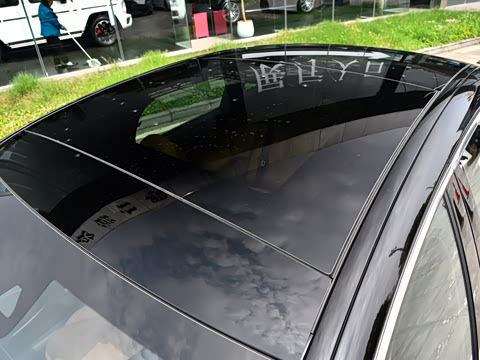 2026�� �Ŀ� E 300 L ������