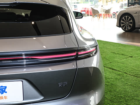 2025�� �ھ������ 100kWh Touring