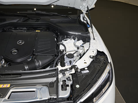 2026�� GLC 260 L 4MATIC ������