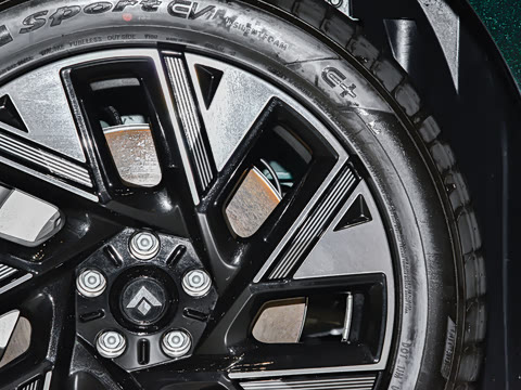 2025�� 750 Max���������״��