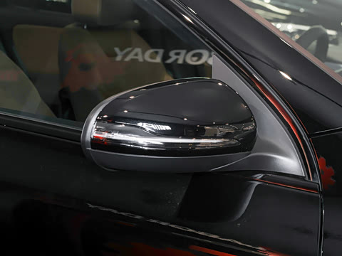 2025�� AMG GLA 35 4MATIC