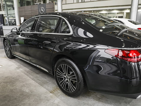 2026�� �Ŀ� E 260 L