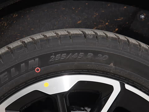 2026�� ���� 1704 Max �Ƽ���