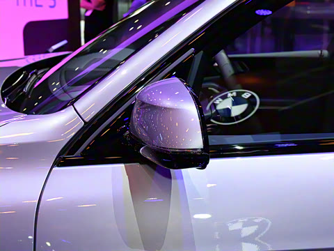 2025�� xDrive 40Li ������M�˶���ҹ��װ